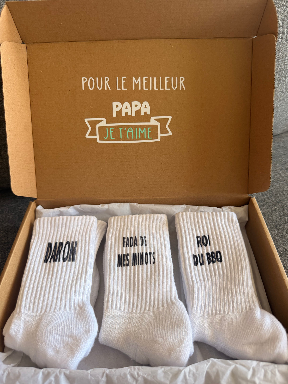 Coffret Cadeau 🎁 – 3 Chaussettes Personnalisées + Message